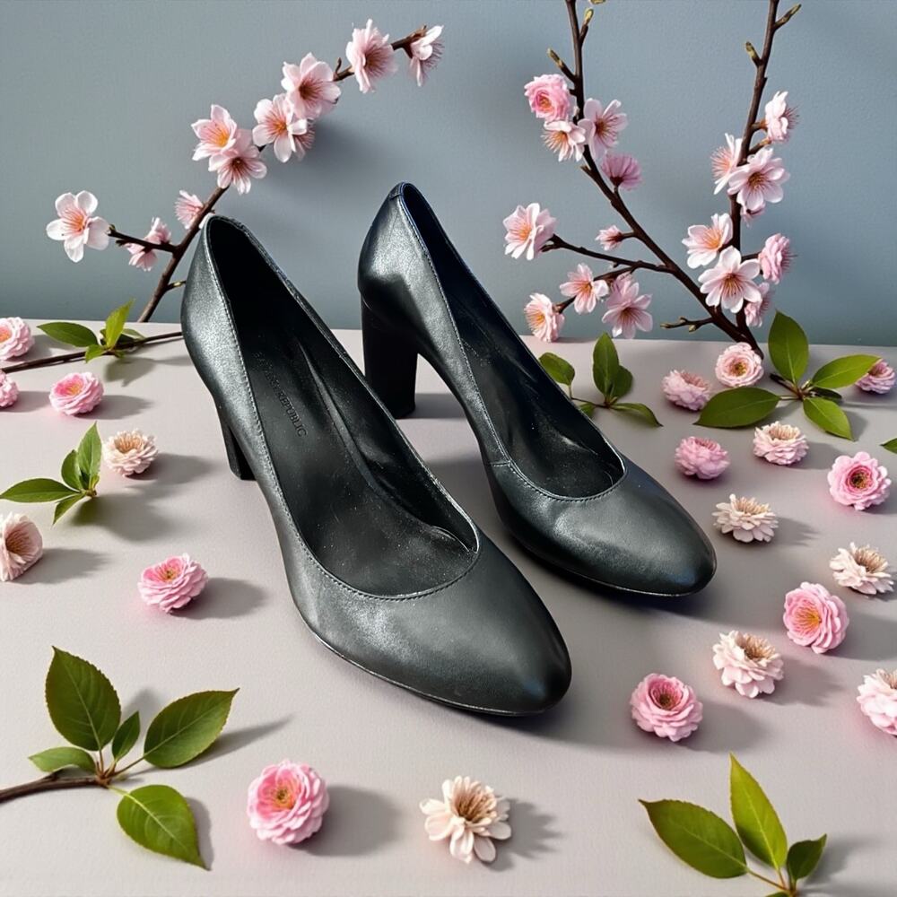 Banana Republic Black Leather Pumps 4” Chunky Block Heel Almond Toe Sz 8.5